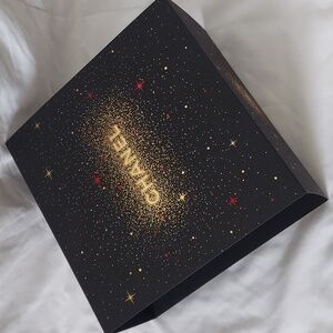 Chanel beauty holiday edition "empty" gift box